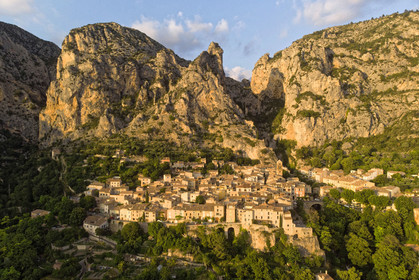 France, Moustiers