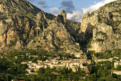 France, Moustiers