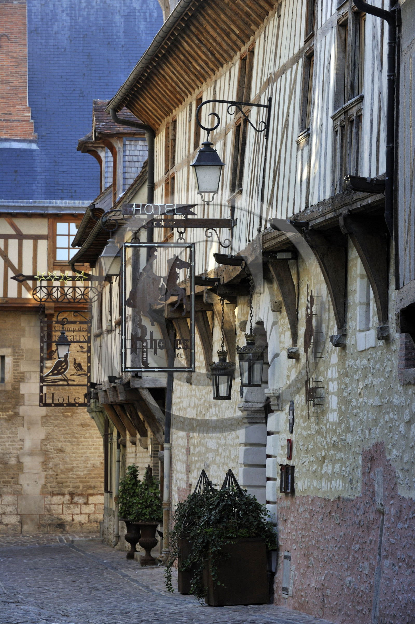 France, Troyes