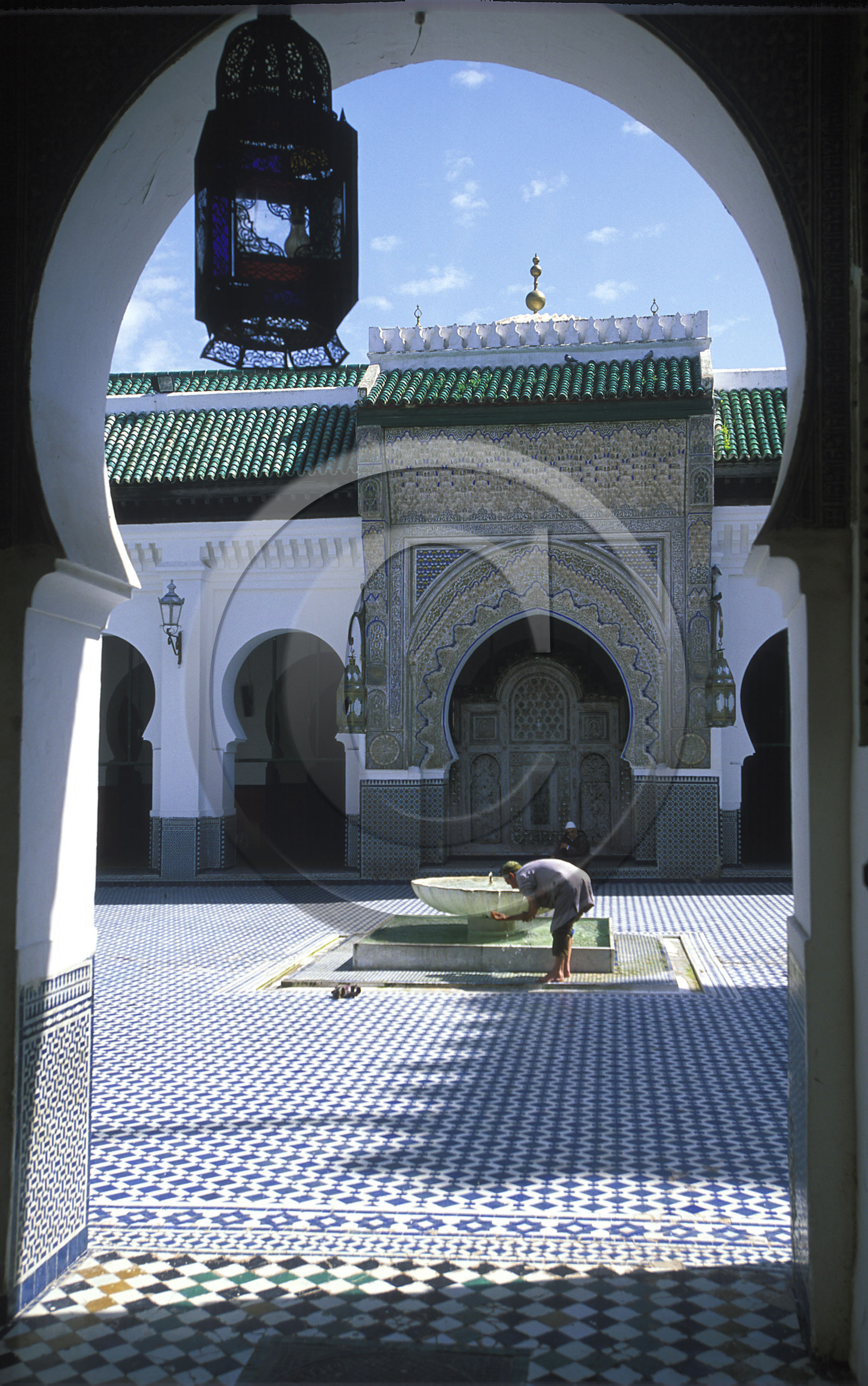 MAROC   FES.MOSQUÉE KARAOUIYNE