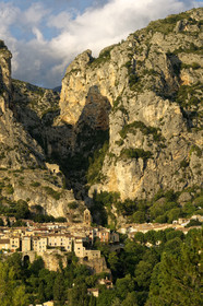 France, Moustiers