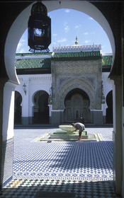 MAROC   FES.MOSQUÉE KARAOUIYNE