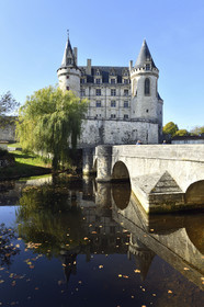 France charente rochefoucauld chateau surplombant tardoire