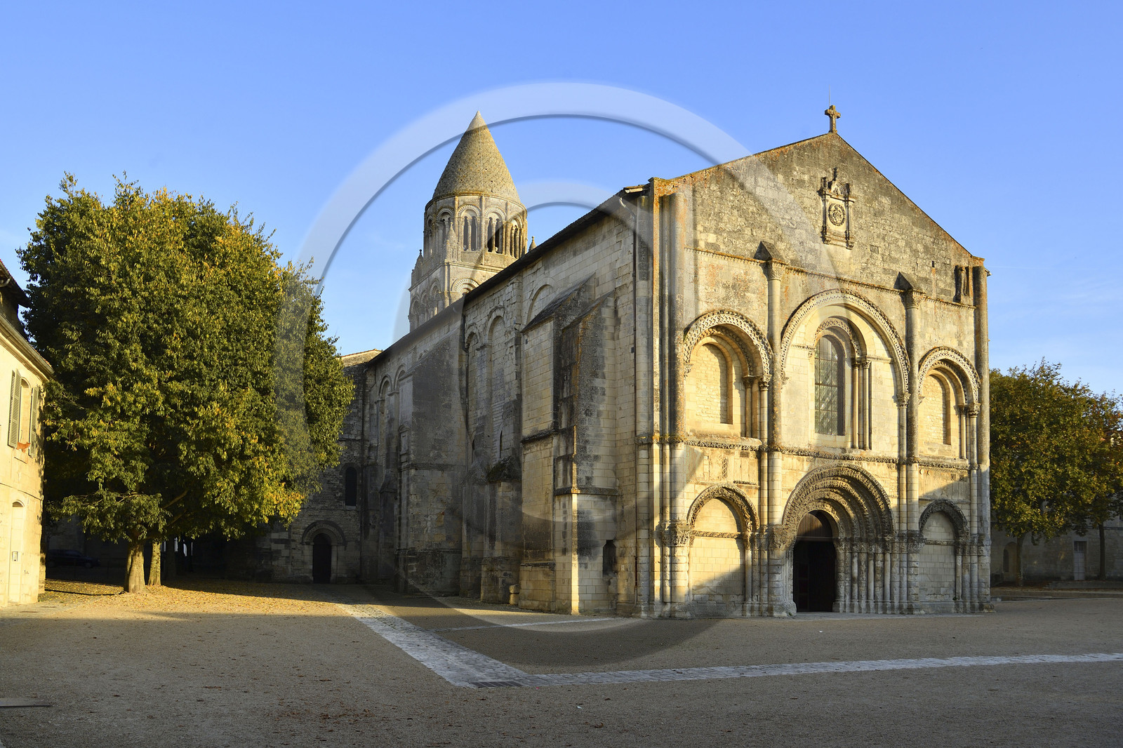 France, Saintes