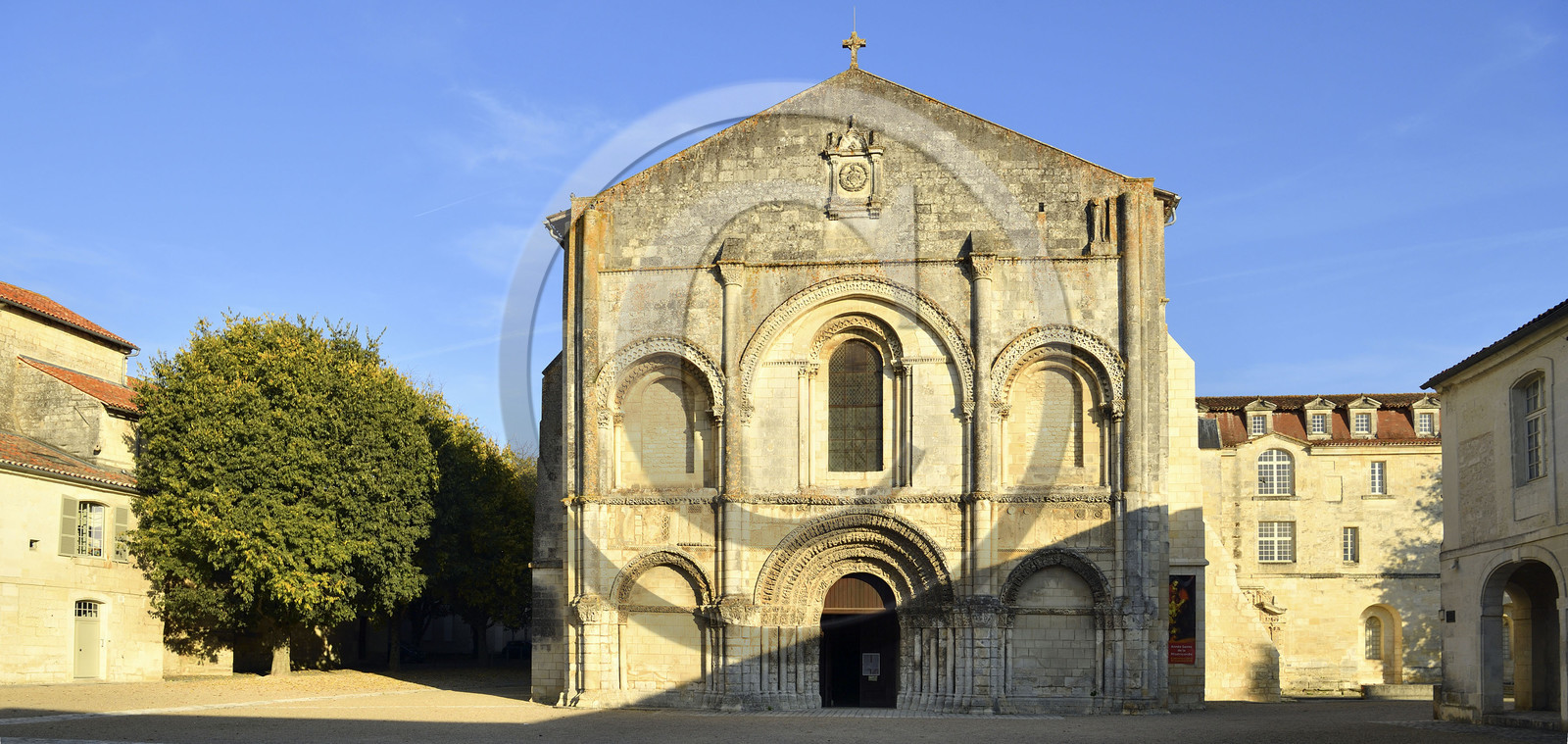 France, Saintes