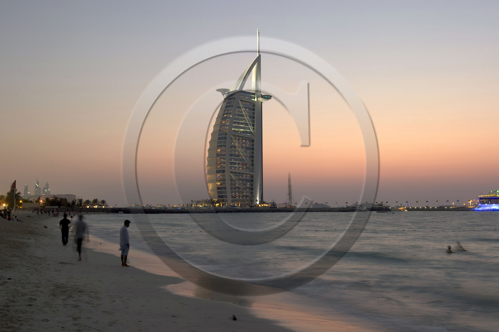 United Arab Emirates, Dubai, Jumeirah beach, Burj Al Arab Hotel, by English architects W.S. Atkins & Partners, the tallest hotel in the world (321 m)