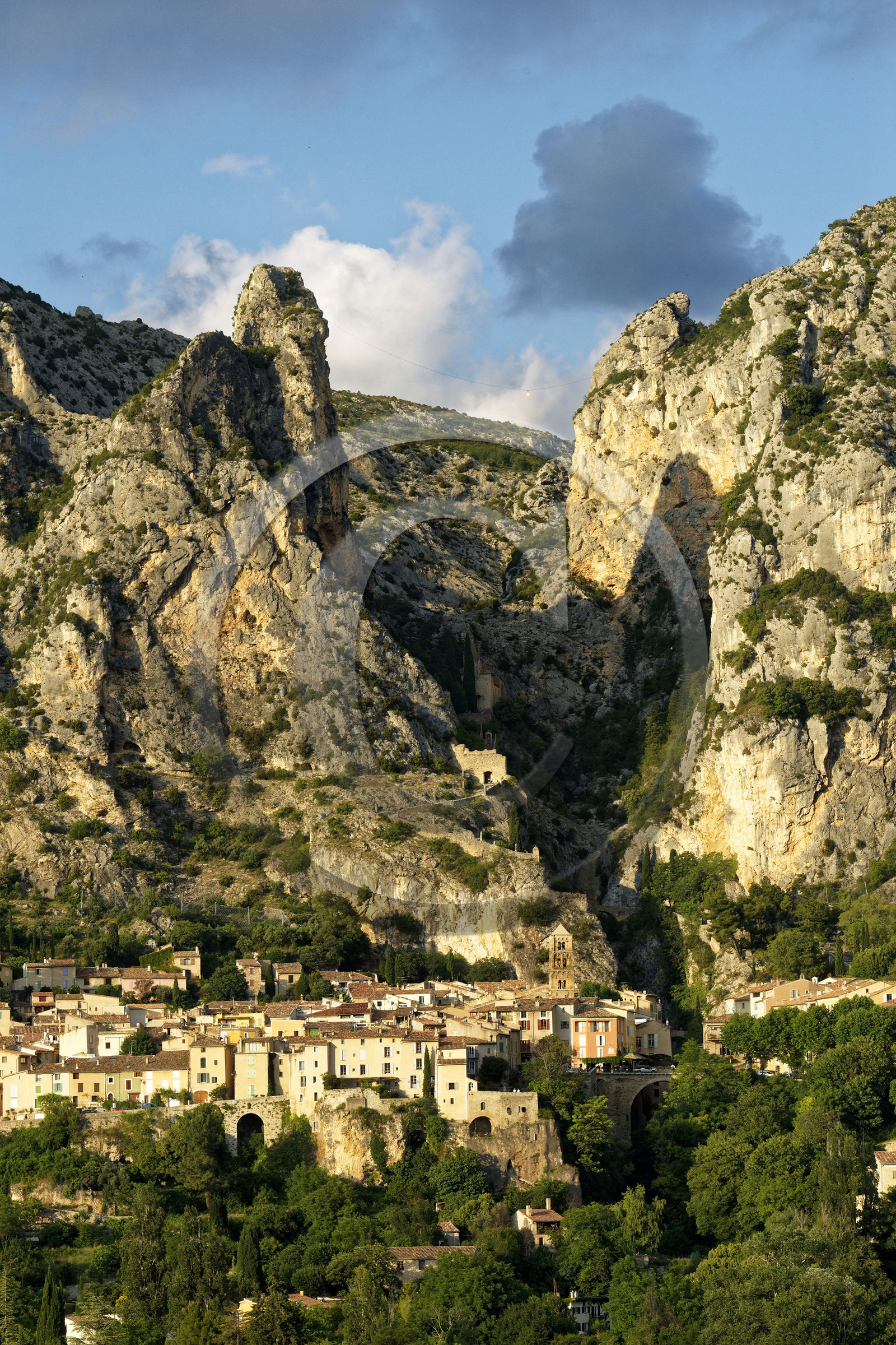 France, Moustiers