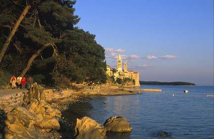 CROATIE. VILLE ET ILE DE RAB
