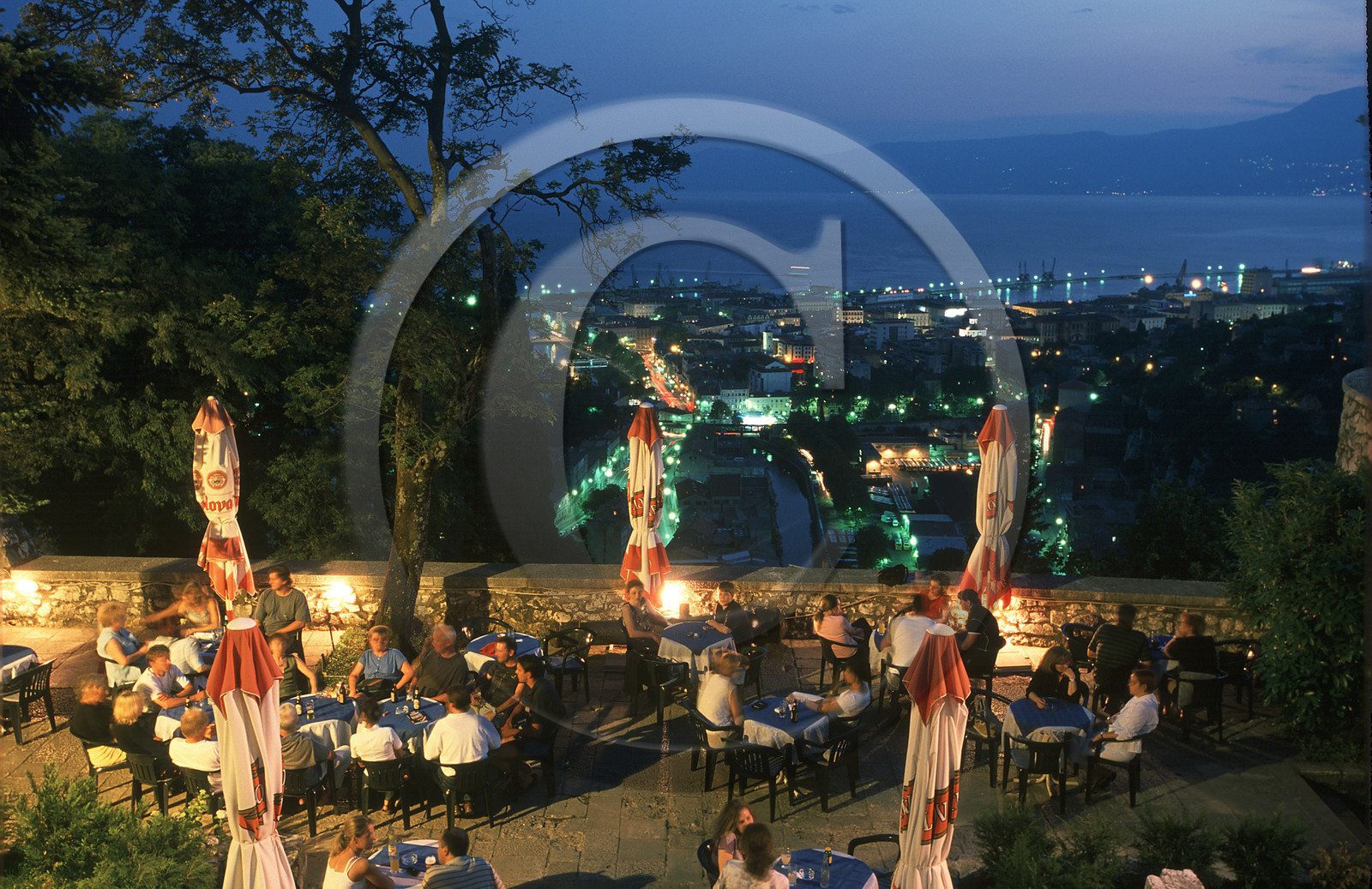 CROATIE. RIJEKA.  CAFÉ DU KASTEL. TRSAT