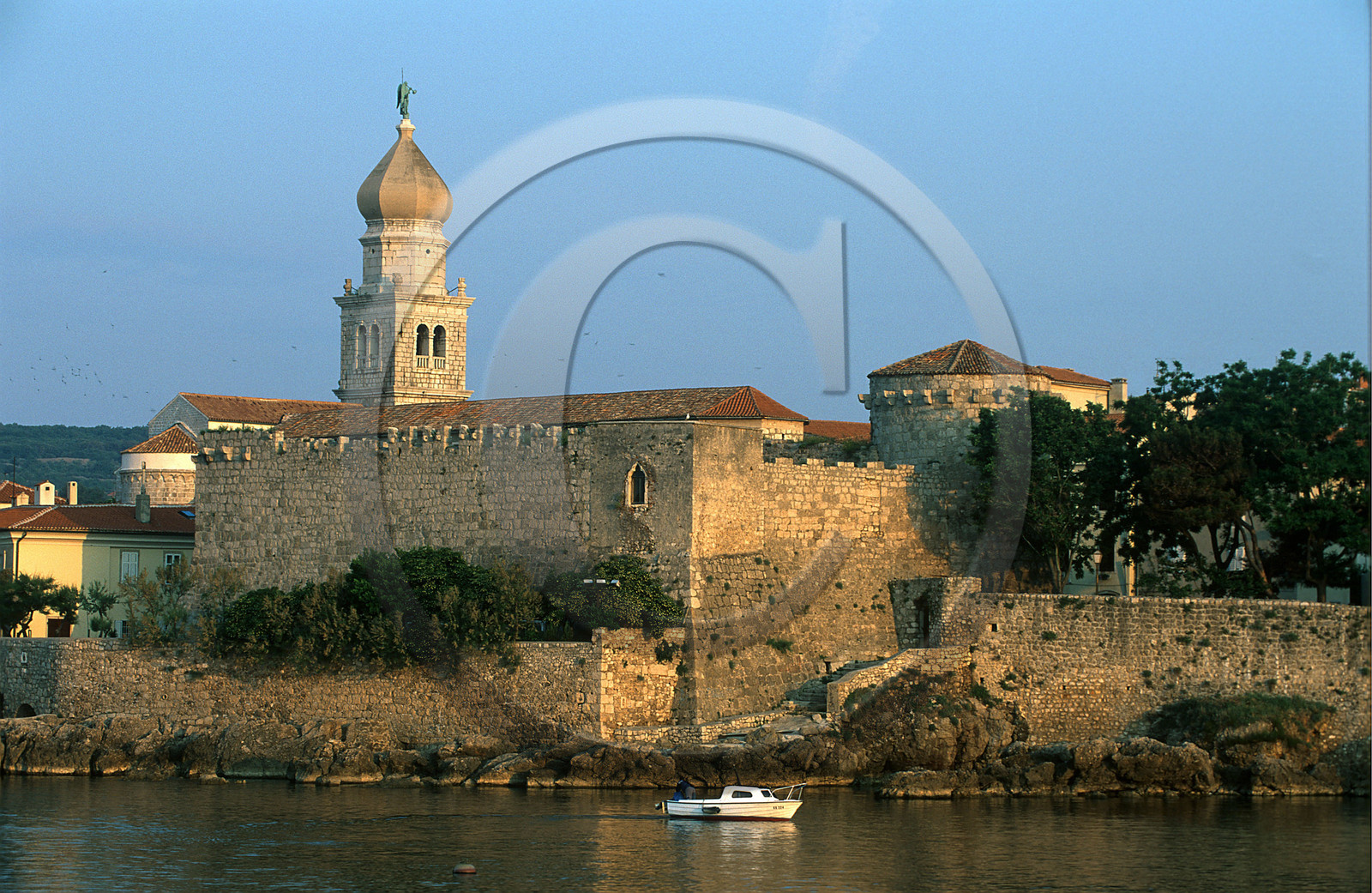 CROATIE. VILLE ET ILE DE KRK