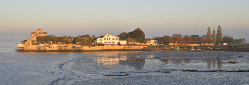 France charente maritime estuaire gironde saintonge talmont sur gironde