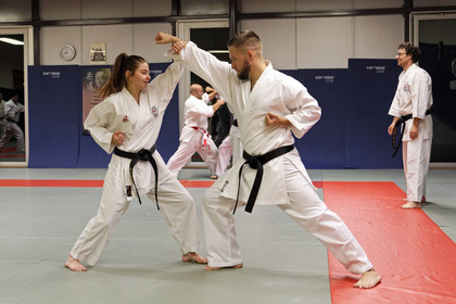 France, Bas-Rhin (67), Strasbourg, La Wantzenau, Budokan 67, section Karaté, entraînement