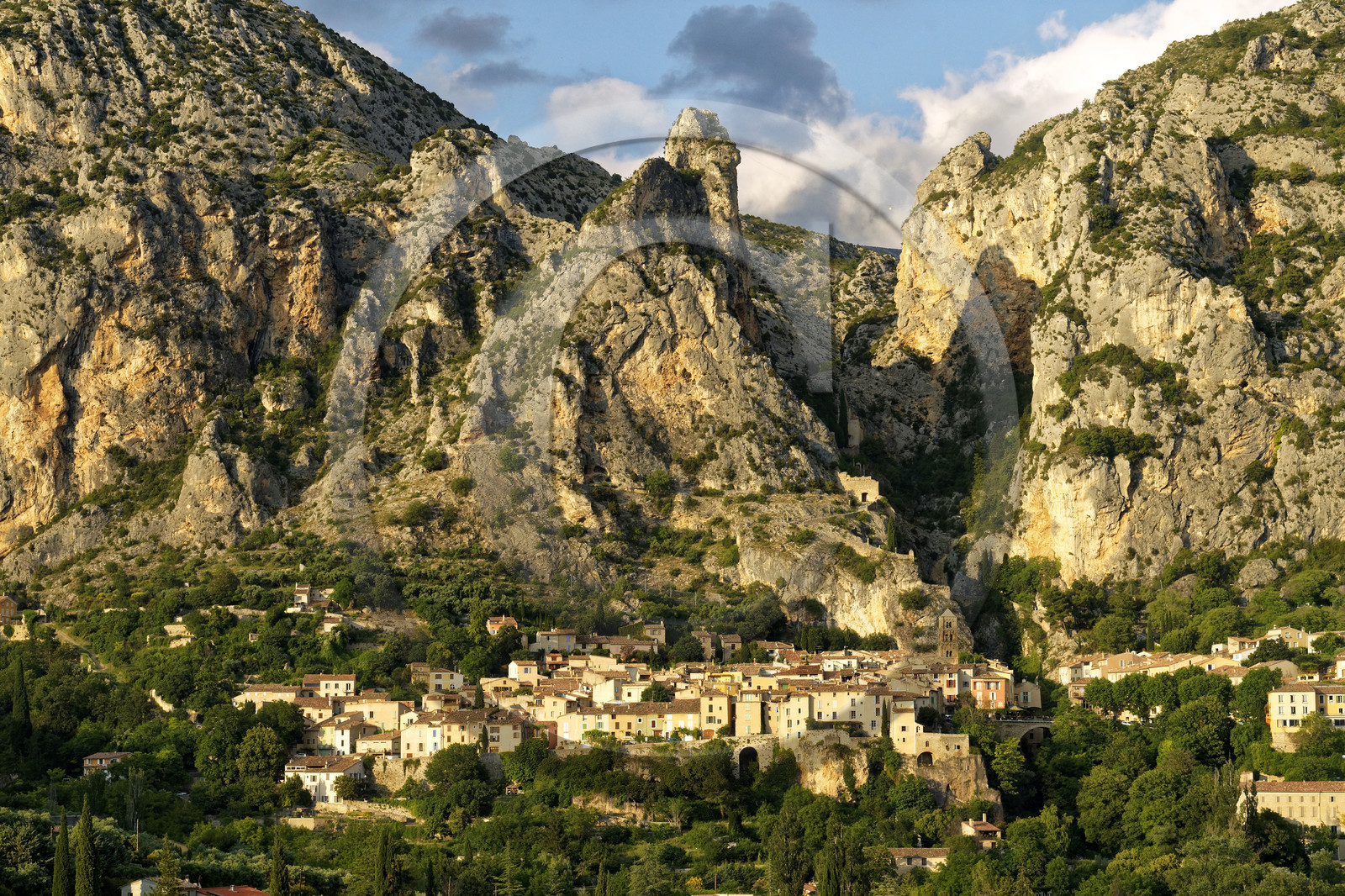 France, Moustiers