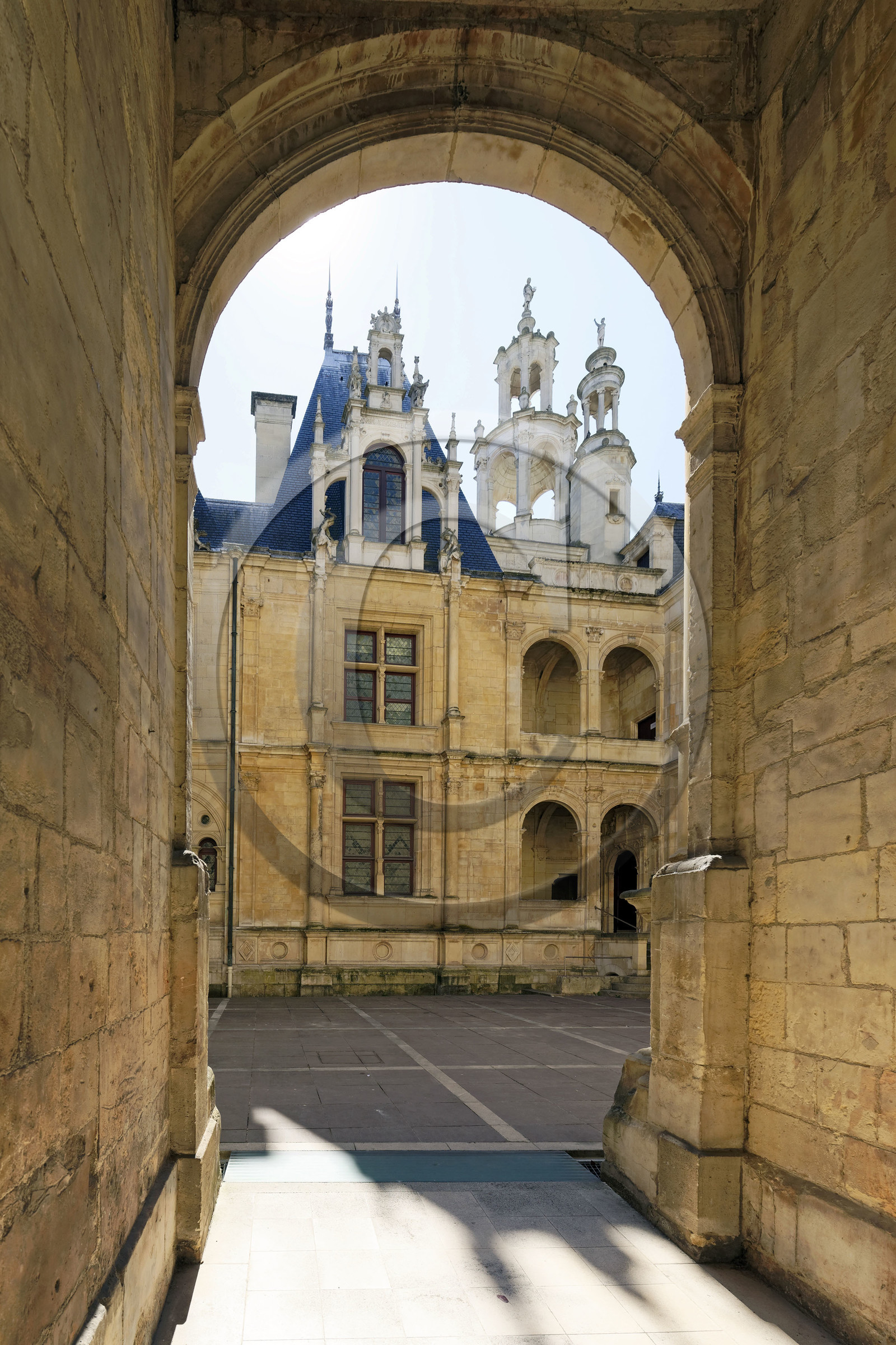 France, Caen