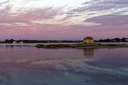France,  St Cado