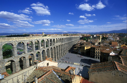 ESPAGNE   CASTILLE..SEGOVIA AVEC AQUEDUC ROMAIN