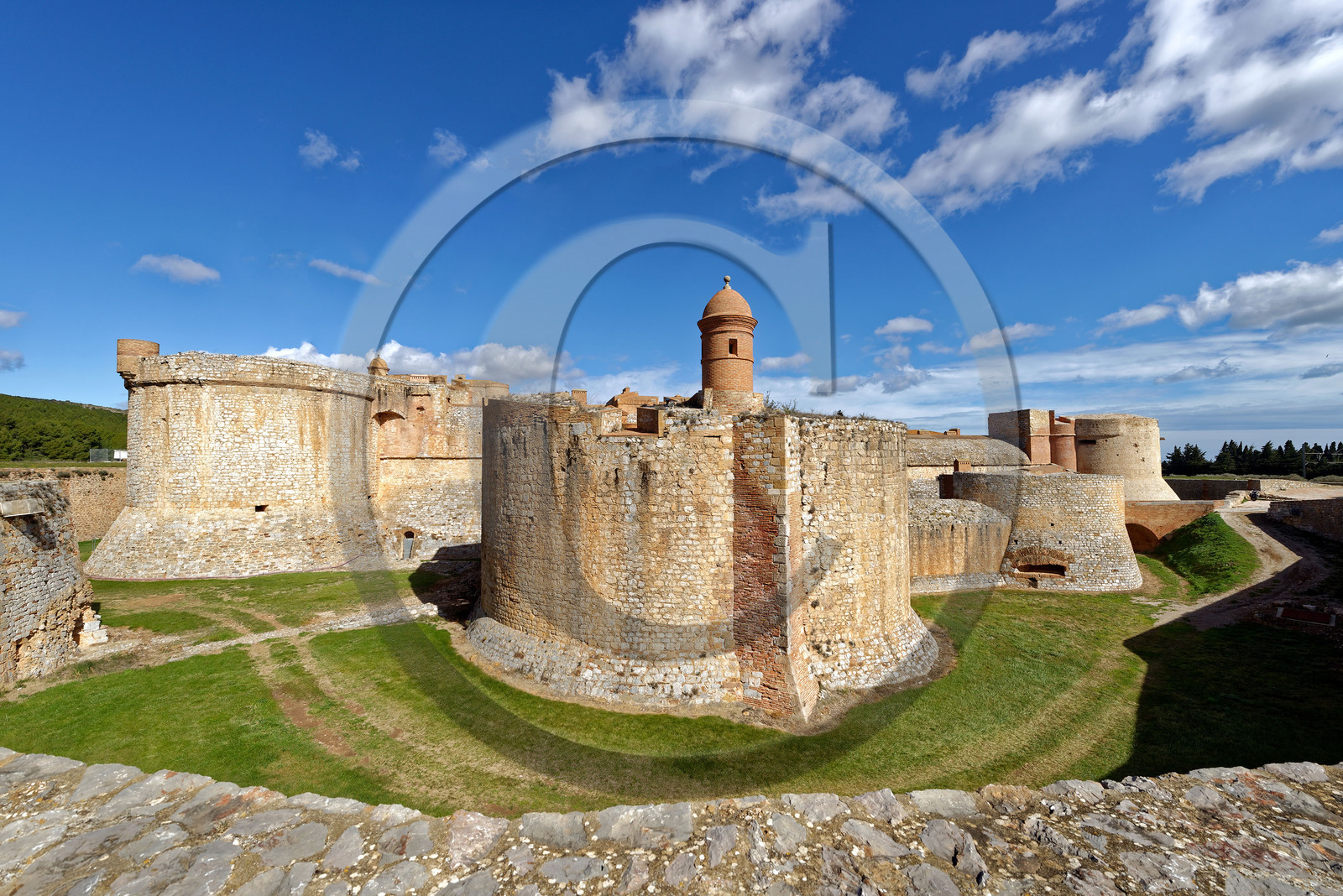 France, Salses