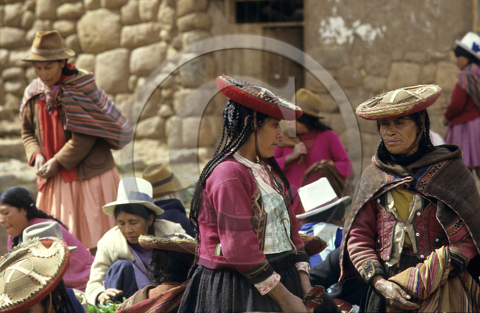 Marché de Chincheros dans les Andes Péruviennes, Pérou