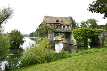 France, Vernon