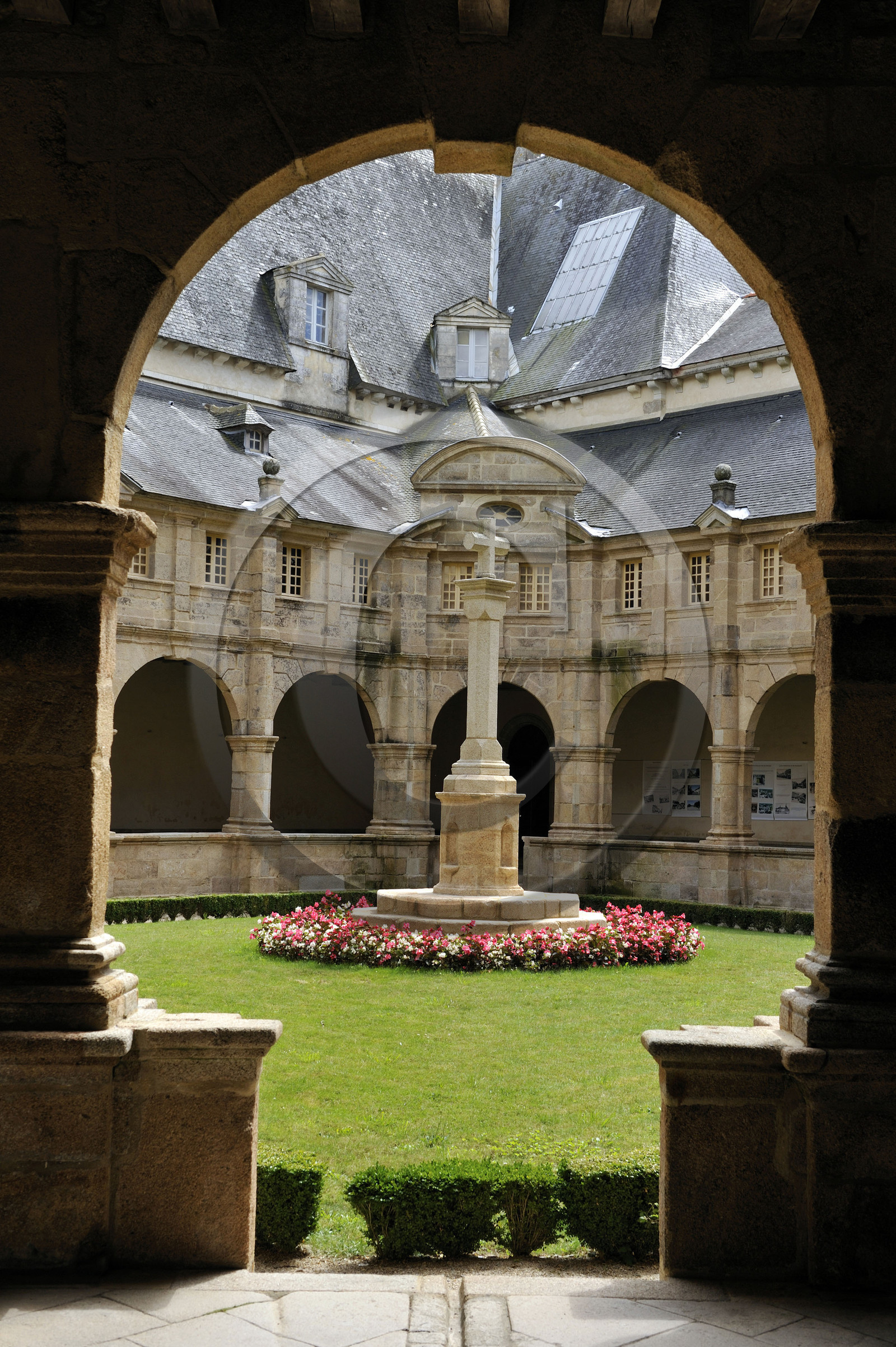 France, Auray