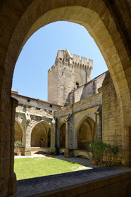 France, Villeneuve