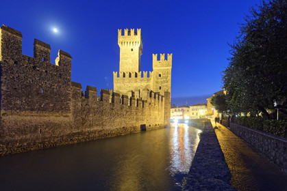 Italie lombardie lac garde sirmione chateau