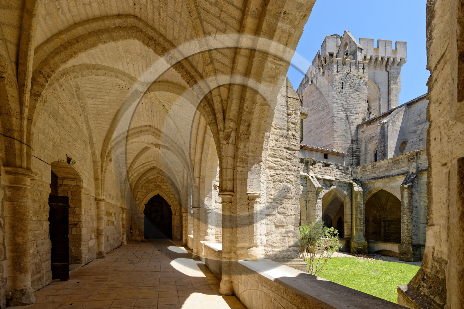 France, Villeneuve