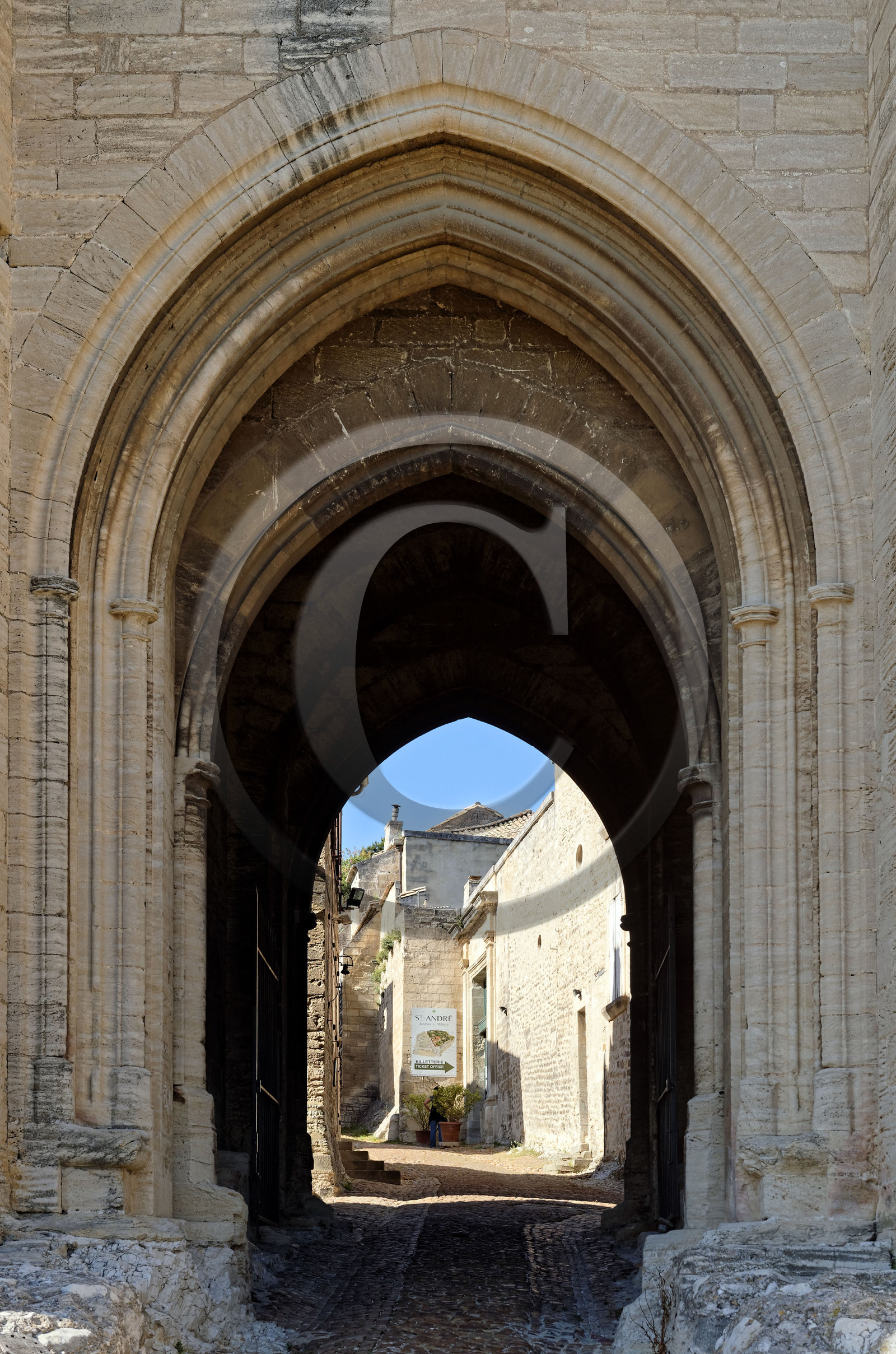 France, Villeneuve